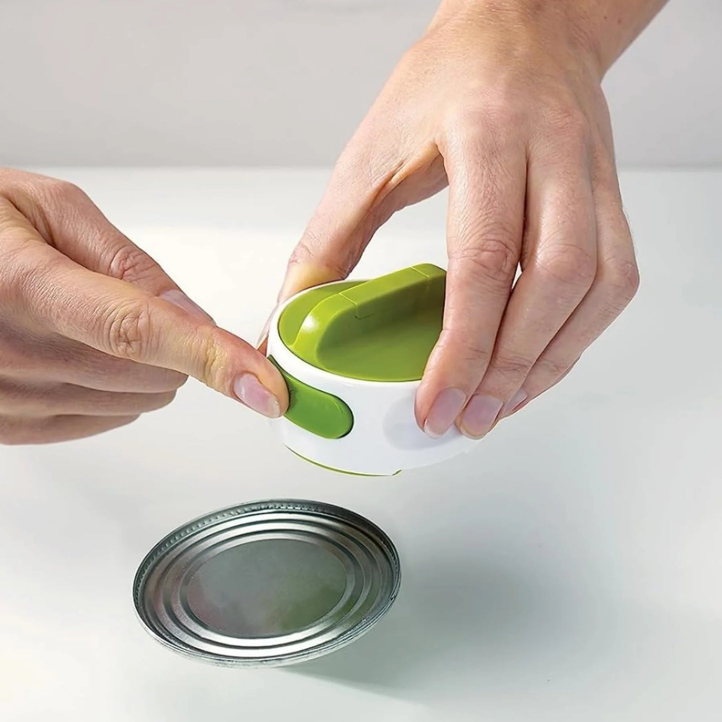 Manual Rotary Can Opener Stainless Steel Household Cap Opener Cap Screw Can Labor-saving Day Dining Kitchen Drinking Utensils